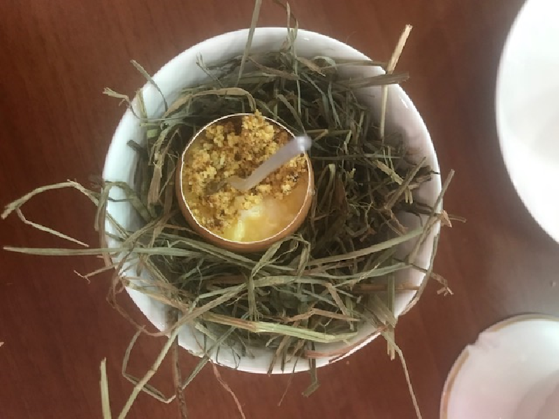 Uovo strapazzato con briciole di panettone