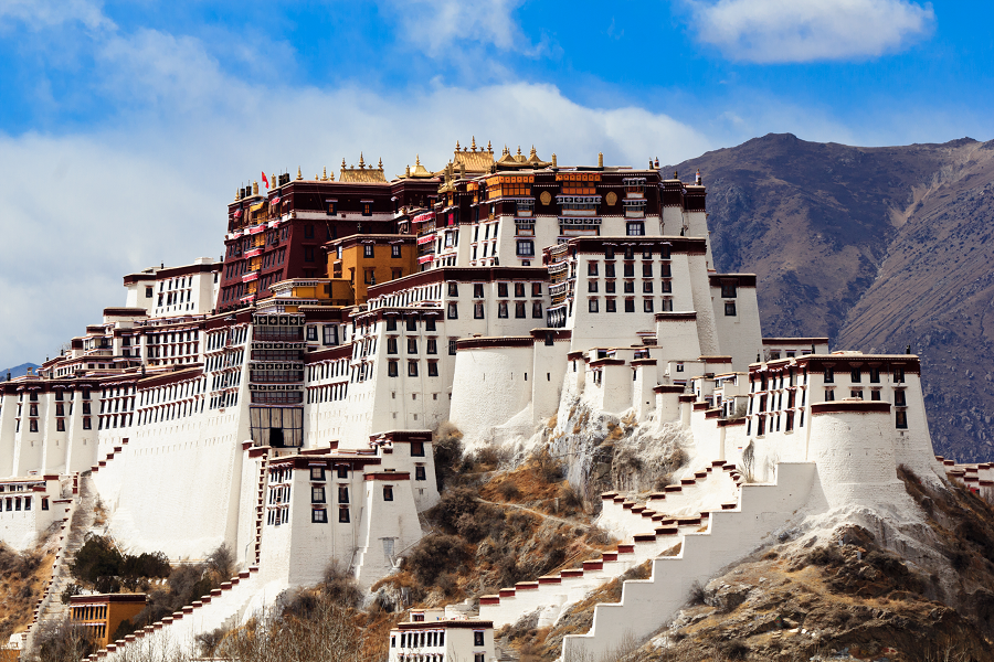 PALAZZI PIU' LUSSUOSI DEL MONDO -  Potala – Il Palazzo del Potala, massima espressione dell'architettura tibetana 